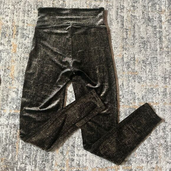 SPANX BLACK AND GOLD VELVET LEGGINGS! EUC! SIZE M - Picture 7 of 8